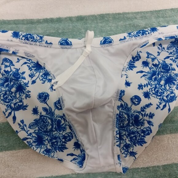 NWOT GREAT ASIA SWIM BRIEF, BLUE FLOWERS ON WHITE, ASIAN SIZE "L" - Picture 3 of 6